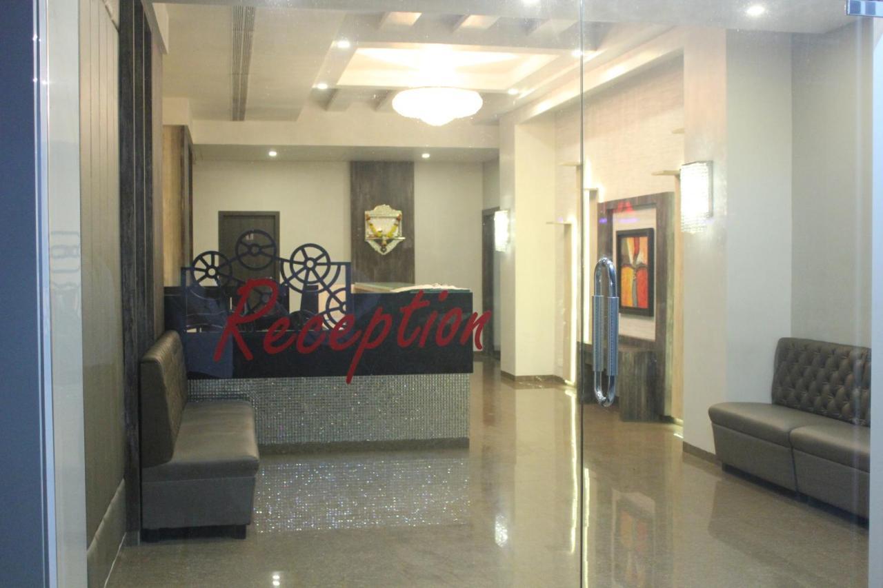 Hotel Nimantran Navi Mumbai Esterno foto