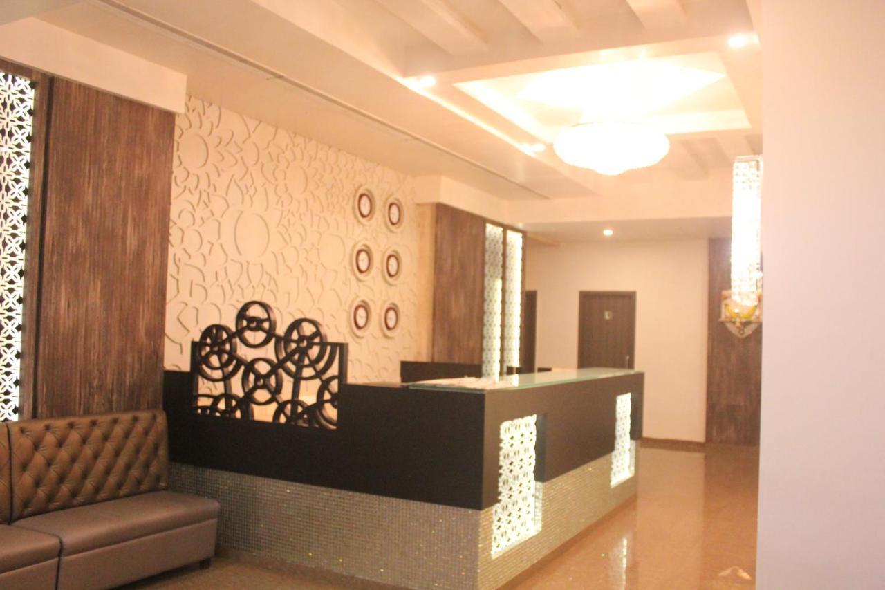Hotel Nimantran Navi Mumbai Esterno foto
