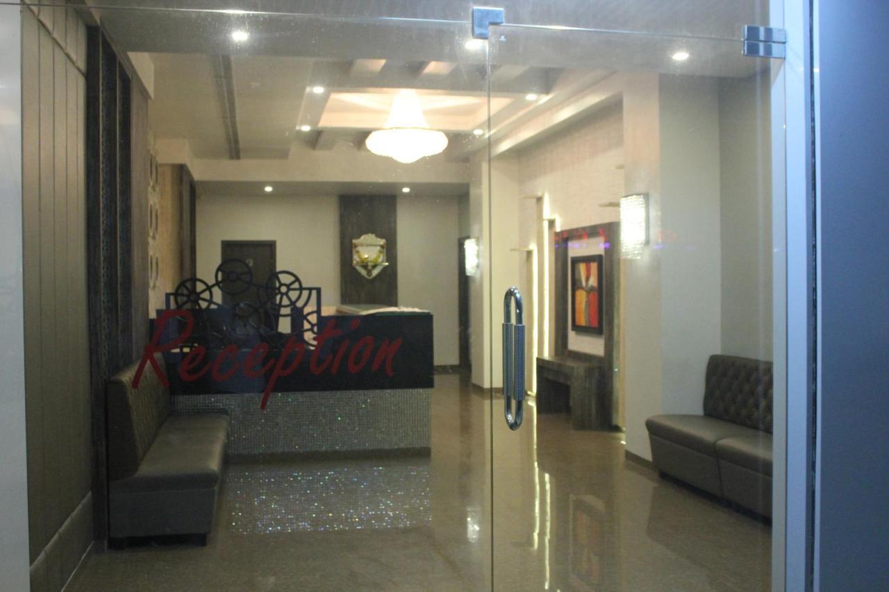 Hotel Nimantran Navi Mumbai Esterno foto