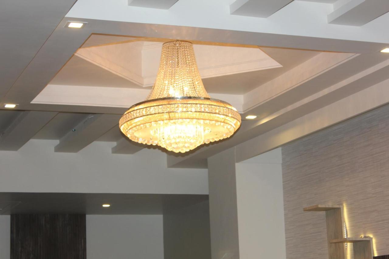 Hotel Nimantran Navi Mumbai Esterno foto