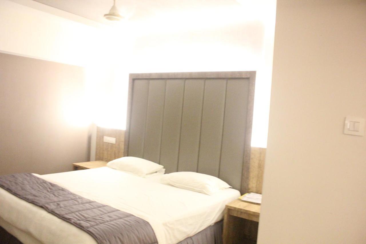 Hotel Nimantran Navi Mumbai Esterno foto