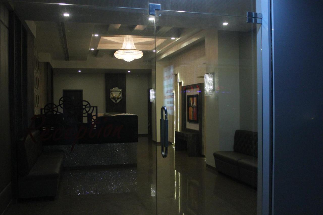 Hotel Nimantran Navi Mumbai Esterno foto