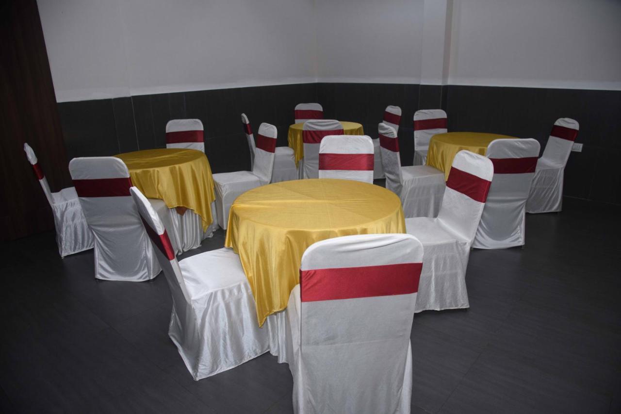 Hotel Nimantran Navi Mumbai Esterno foto