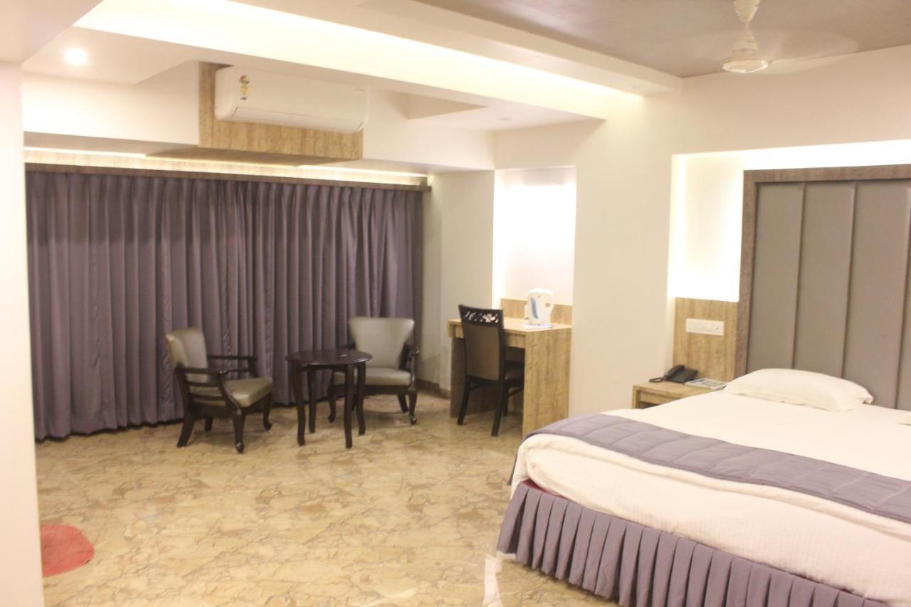 Hotel Nimantran Navi Mumbai Esterno foto